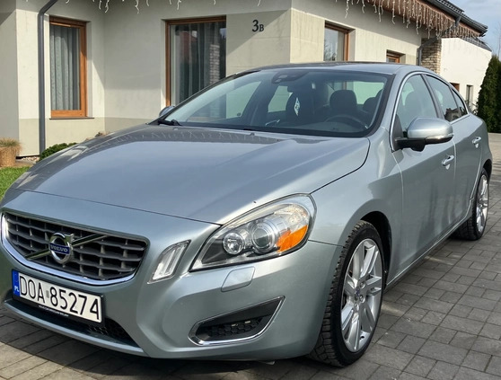 Volvo S60 cena 44900 przebieg: 149900, rok produkcji 2010 z Brusy małe 121